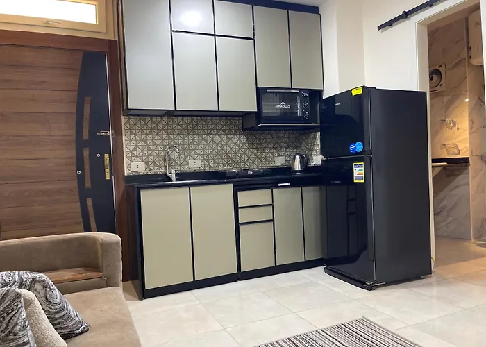 Tiba Golden Chalet With Pool View Steps From Sea Hurghada