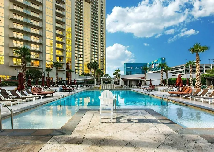 By The Strip • Pool/Spa • Gym • Balcony • F1 View Las Vegas