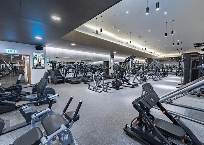 Five Jumeirah Village Dubaj
