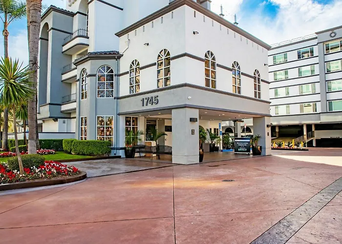 Peacock Suites Anaheim