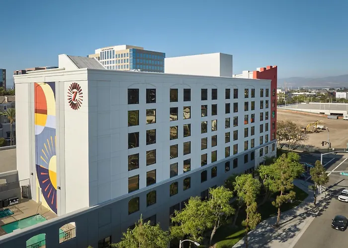 Hotel Zessa Orange County Airport, A Doubletree By Hilton Santa Ana