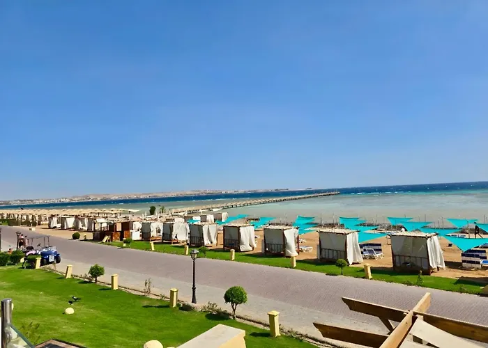 Luxury Beachfront Studio- Foreign Nationals Only Hurghada