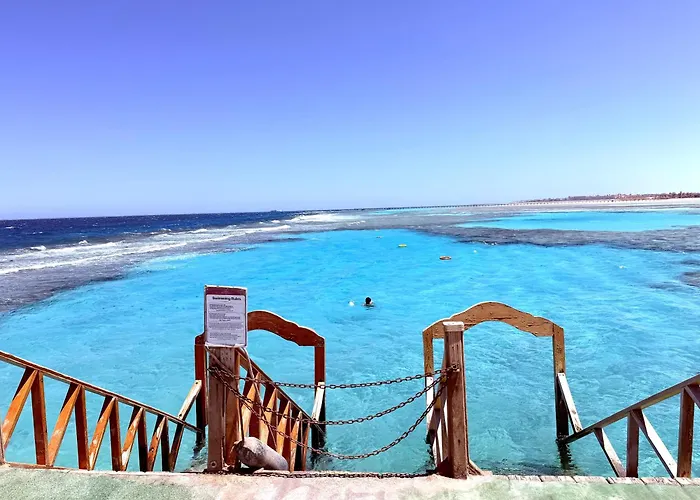 Luxury Beachfront Studio- Foreign Nationals Only Hurghada