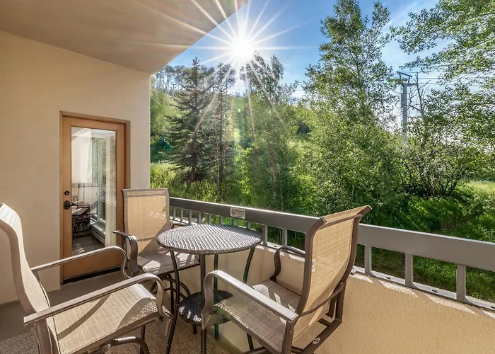 Walk To Beaver Creek Village - 2Br Condo With Chairlift Views, Pool & Hot Tub