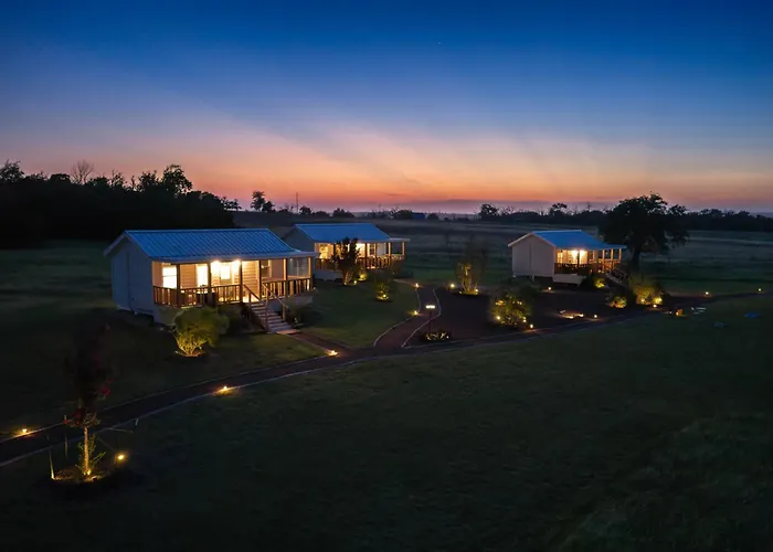 Laurel Court Cottages- A Pickleball Getaway Fredericksburg