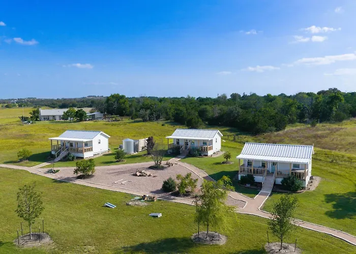 Laurel Court Cottages- A Pickleball Getaway Fredericksburg