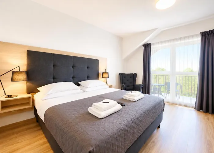 ROYAL Villa RESORT - Jacuzzi, Sauny, MELEX na plażę, Masaże, Apartamenty z kuchnią, Widok na Zalew Wiślany Krynica Morska