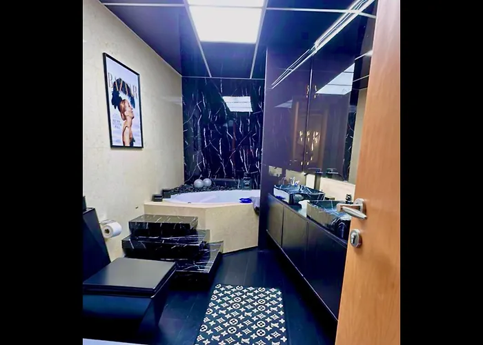 Full Marina View Luxury Guest Suite Private Pool Adult Only,No Halal Dubaj