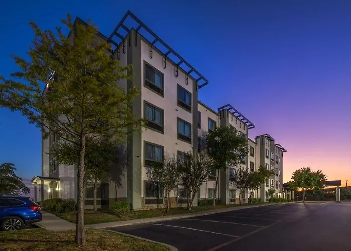 Best Western Plus Lackland Hotel & Suites San Antonio