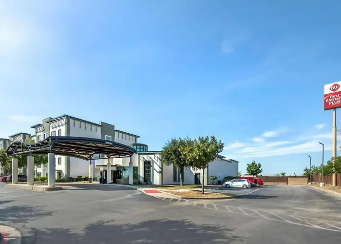 Best Western Plus Lackland Hotel & Suites San Antonio