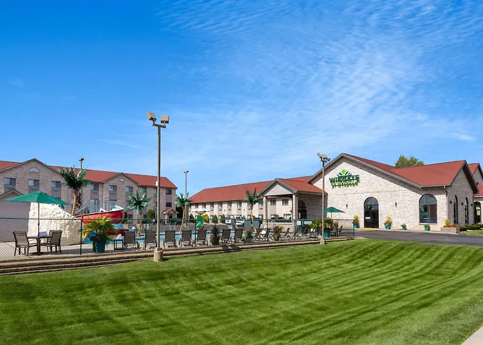 Hotel Wingate By Wyndham Wisconsin Dells Waterpark Lake Delton