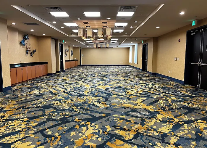 Holiday Inn Hotel & Suites Gateway By Ihg Williamsburg