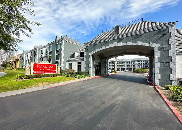Hotel Ramada By Wyndham Anaheim Convention Center