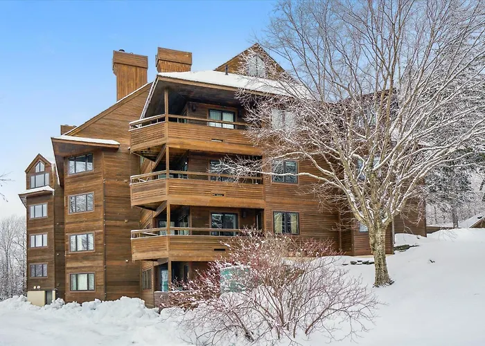 Highridge B16A Inviting Queen Room For Two With Access To Pool And Hot Tub Killington