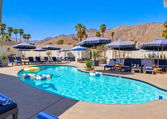 Casa Oliver Hotel & Resort - A Men'S Clothing Optional Resort In Palm Springs
