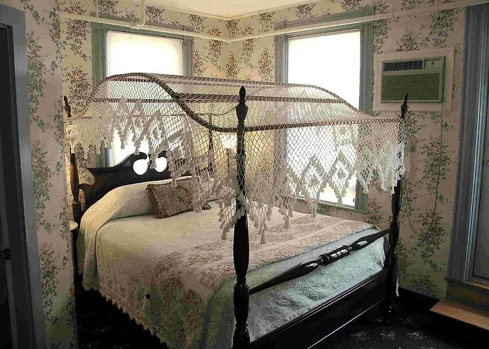 Castlemaine Inn Bar Harbor